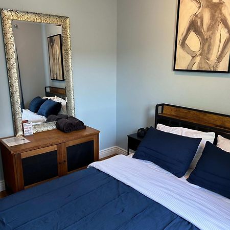Blue Room In Dorothy'S Bnb Chicago Exteriör bild
