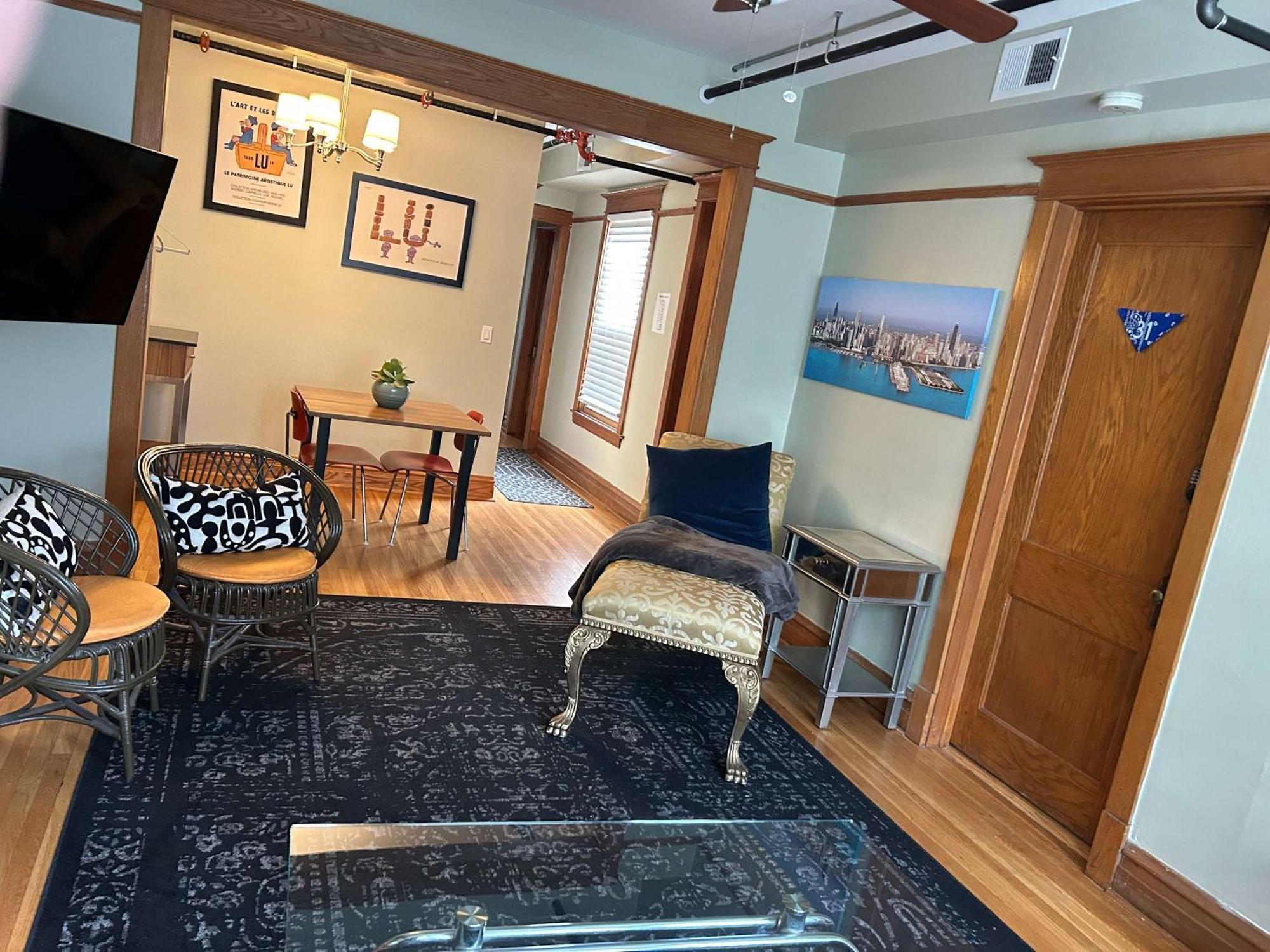 Blue Room In Dorothy'S Bnb Chicago Exteriör bild